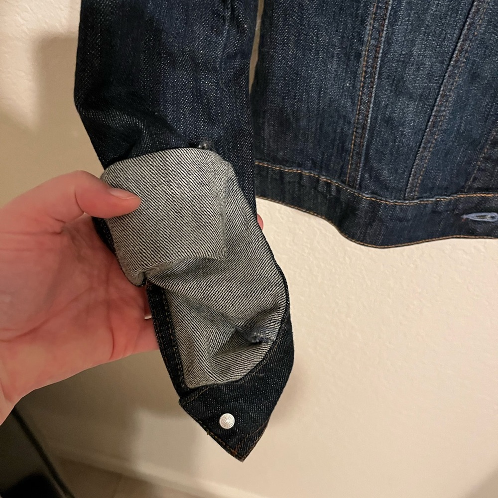 Perfect denim jacket. 🤍💙🤍 - Picture 2 of 9